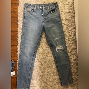 Levi’s Ripped Skinny Jeans